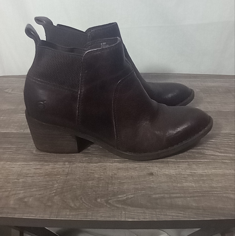 Born Brown García Ankle Bootie Size 8.5M